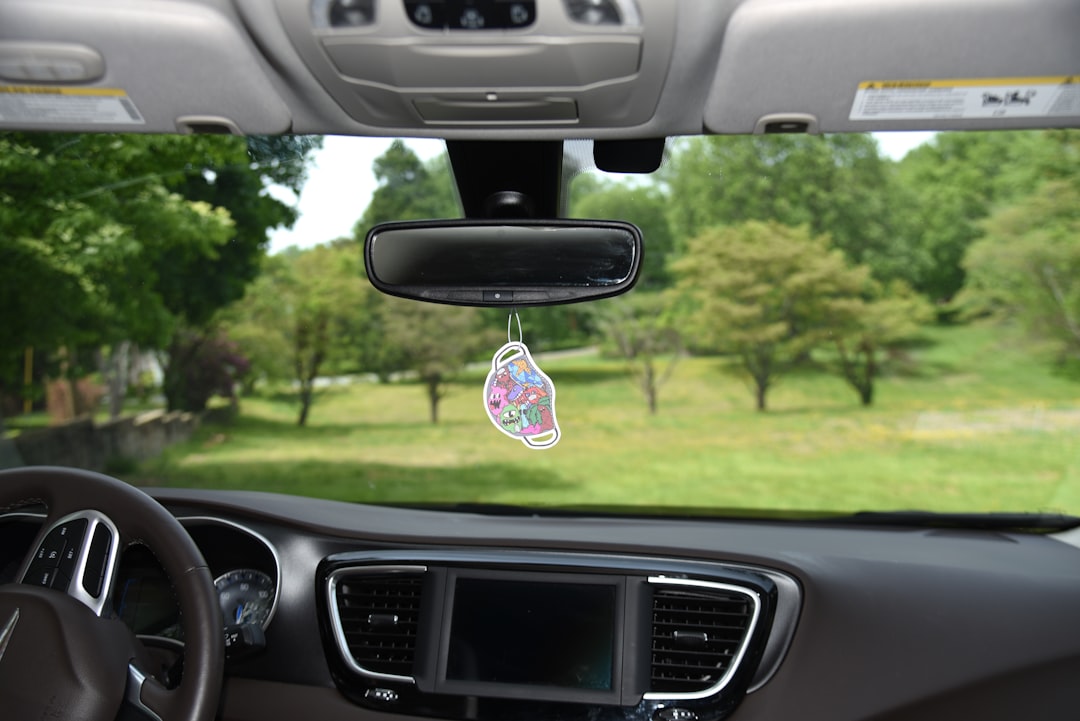 photo 1592055930570 ec337889d9b6cropentropycstinysrgbfitmaxfmjpgixidMnwxNDA1NTd8MHwxfHNlYXJjaHw2NXx8Z3BzJTIwY2FyfGVufDF8MHx8fDE2Njc1MTUzNzMixlibrb 4.0.3q80w1080